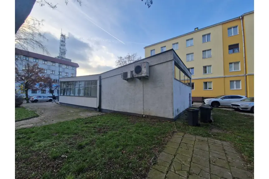 Konin, al. 1 Maja, Lokal handlowo-usługowy na wynajem w centrum Konina 138m2