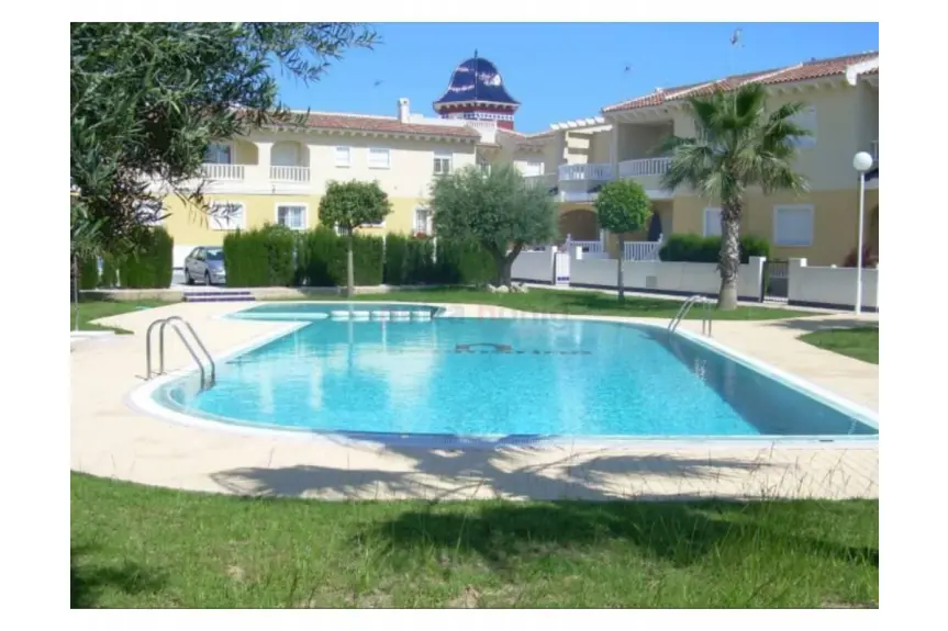 Alicante, Dona Pepa, Apartament w Hiszpanii z prywatnym solarium i basenem