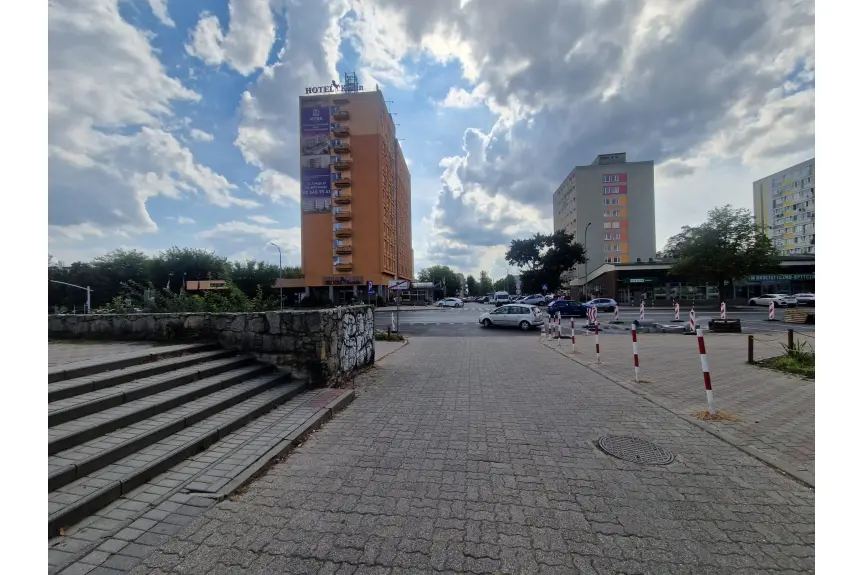 Konin, al. 1 Maja, TANIO - 100zł! Lokal  usługowy w centrum KONINA wynajmę 77m2
